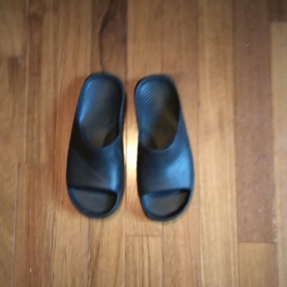 Jordan Post Black Slides - Picture 1 of 8